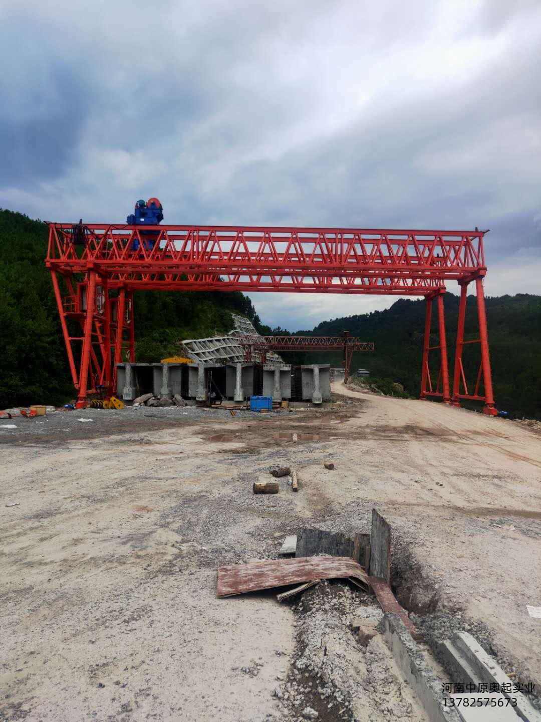 架桥机和提梁机区别在哪？